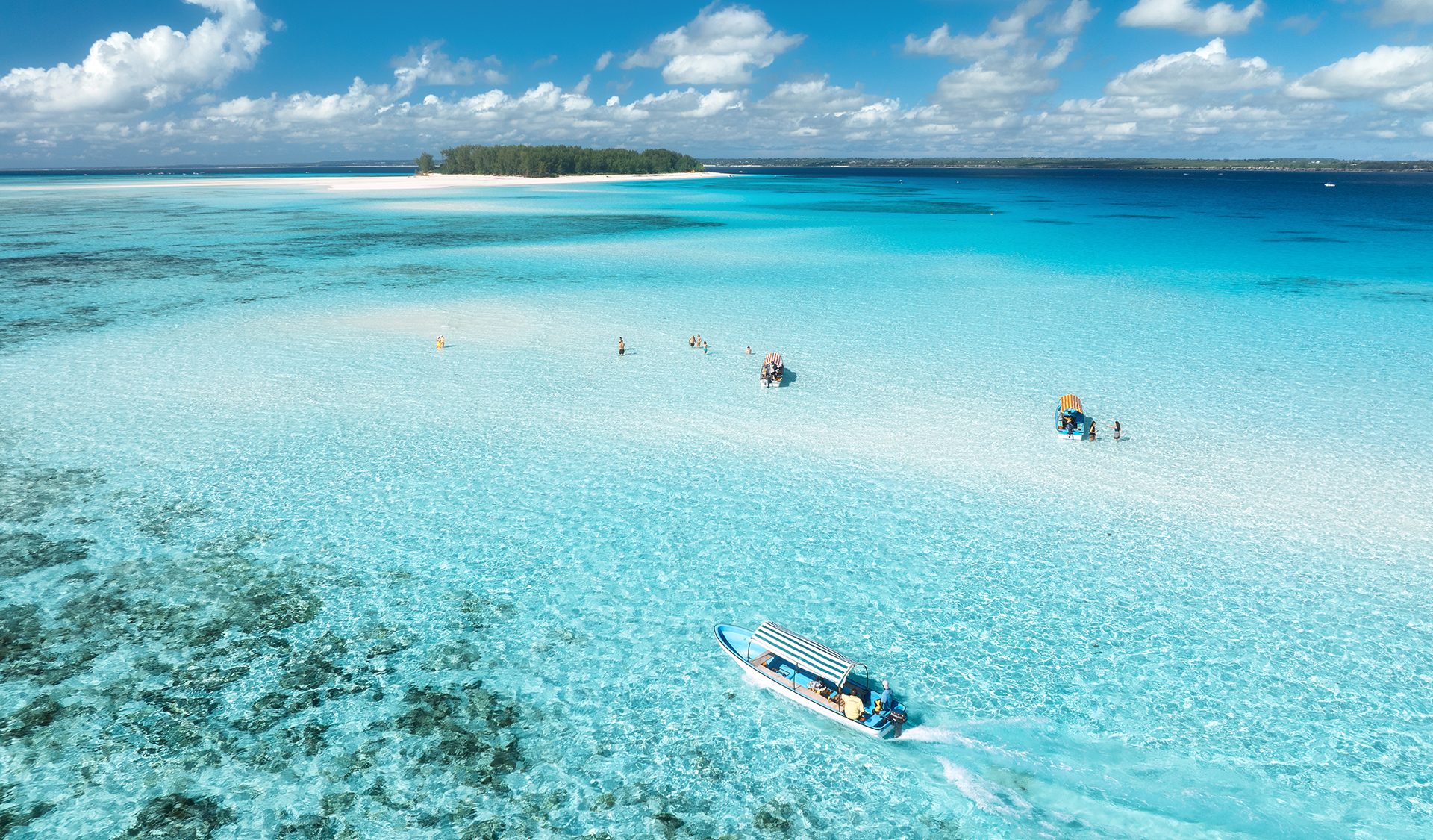 Voyager en famille : Pourquoi l’assurance voyage est indispensable et laquelle choisir en 2026 ? (et non..ta carte bancaire ne suffit pas !)